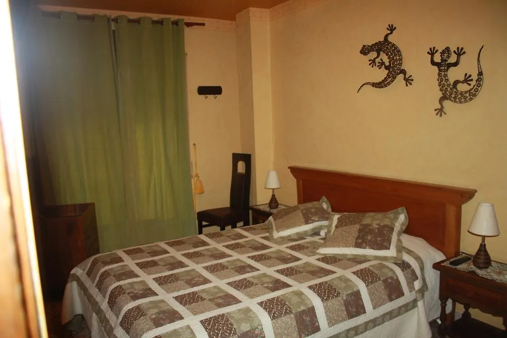 Hostal Restaurante La Diligencia Cunit Guest house
