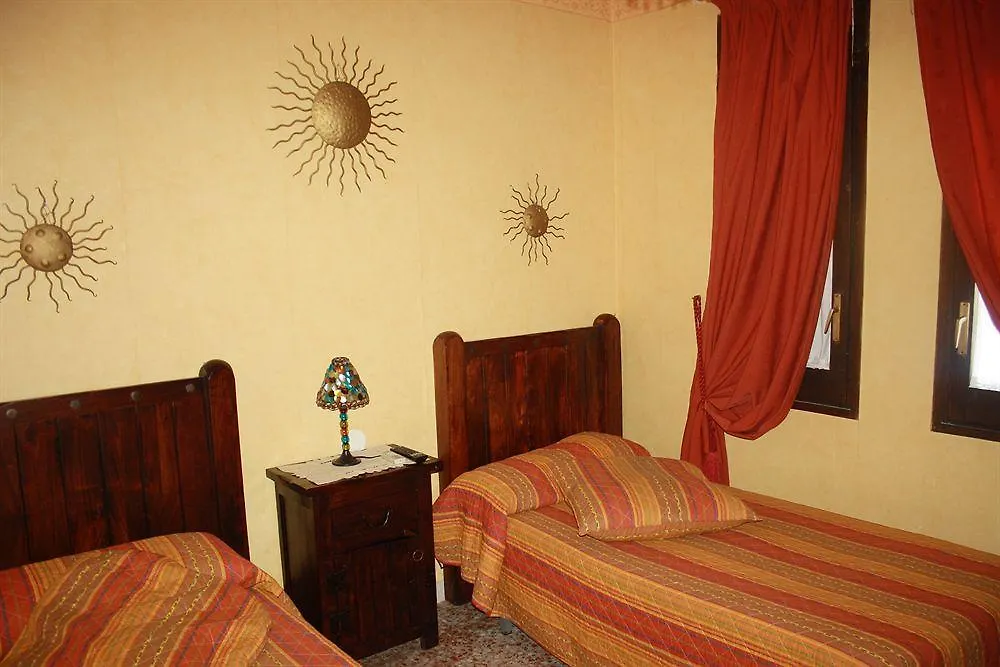 ** Guest house Hostal Restaurante La Diligencia Cunit Spain