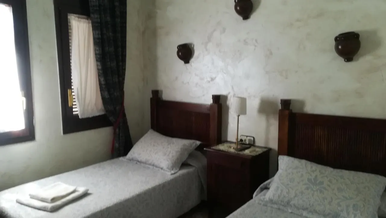 Hostal Restaurante La Diligencia Cunit Guest house