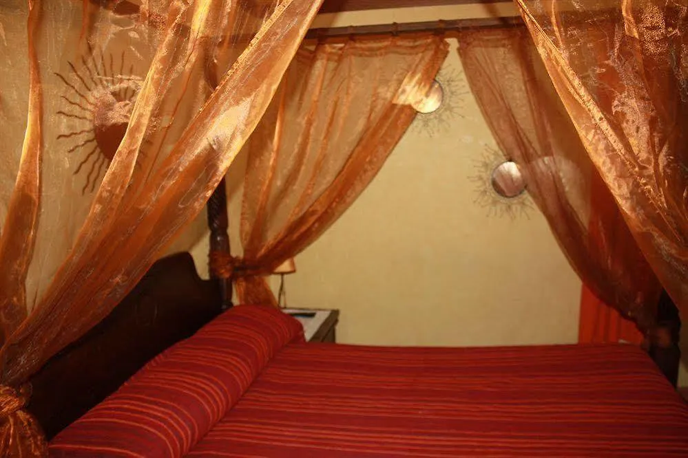 Guest house Hostal Restaurante La Diligencia Cunit