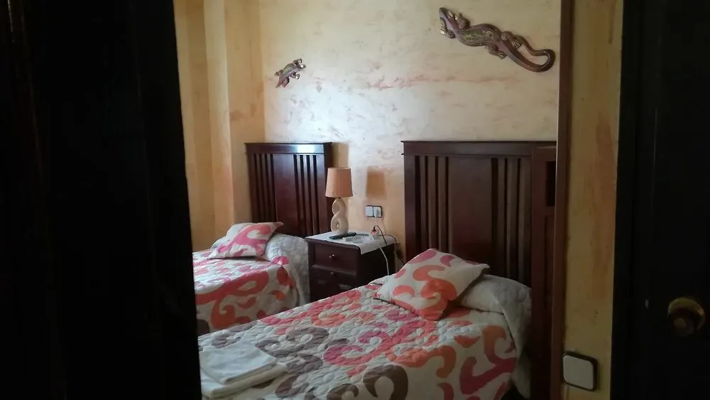 Hostal Restaurante La Diligencia Cunit Guest house